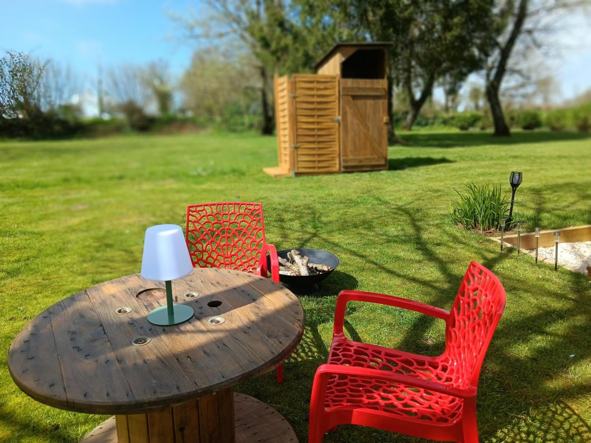 Le Val Daniniere B&B Adult Only Le Mesnil-Garnier Экстерьер фото